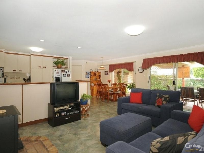 3 Carnation Court, Middle Ridge QLD 4350