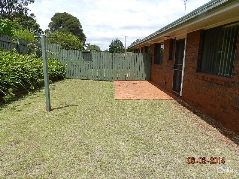 1/5 Amanda Drive, Centenary Heights QLD 4350