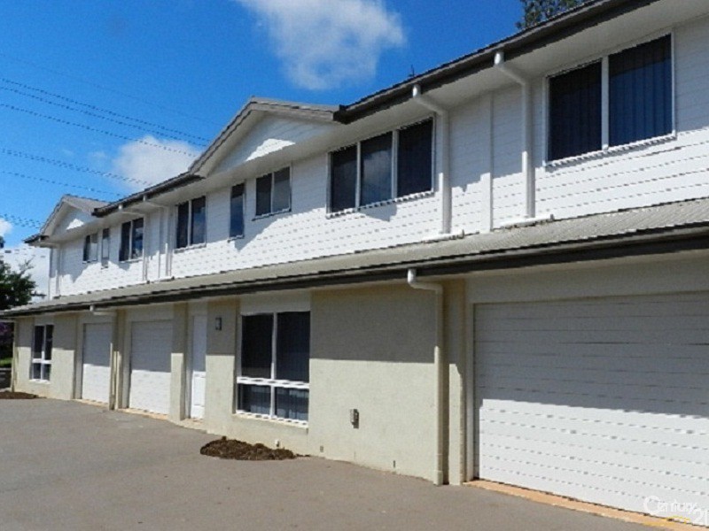 2/421  Tor Street, Newtown QLD 4350