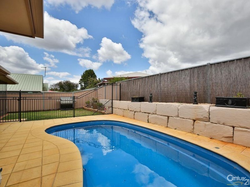 46 Bouganvillea Drive, Middle Ridge QLD 4350