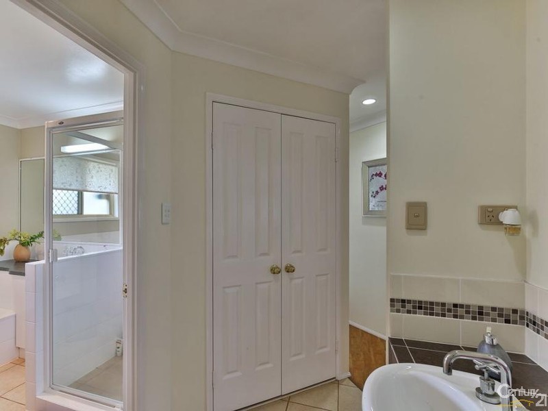 46 Bouganvillea Drive, Middle Ridge QLD 4350