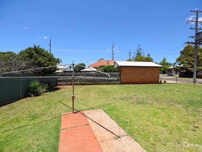 14 Butt Street, Harristown QLD 4350