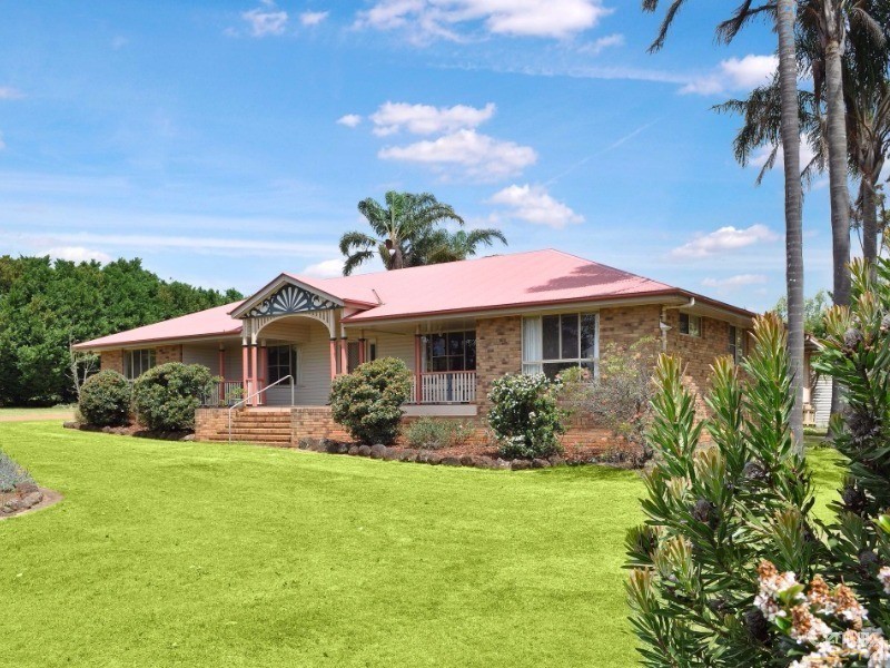 1 Bradys Road, Highfields QLD 4352