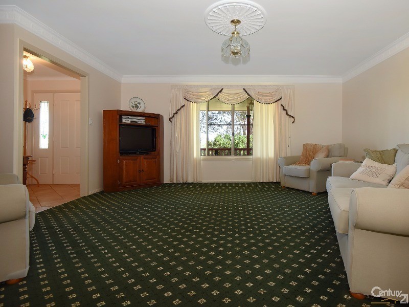 1 Bradys Road, Highfields QLD 4352