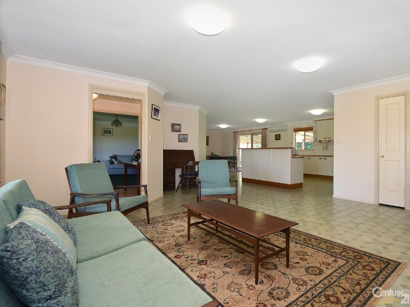 1 Bradys Road, Highfields QLD 4352