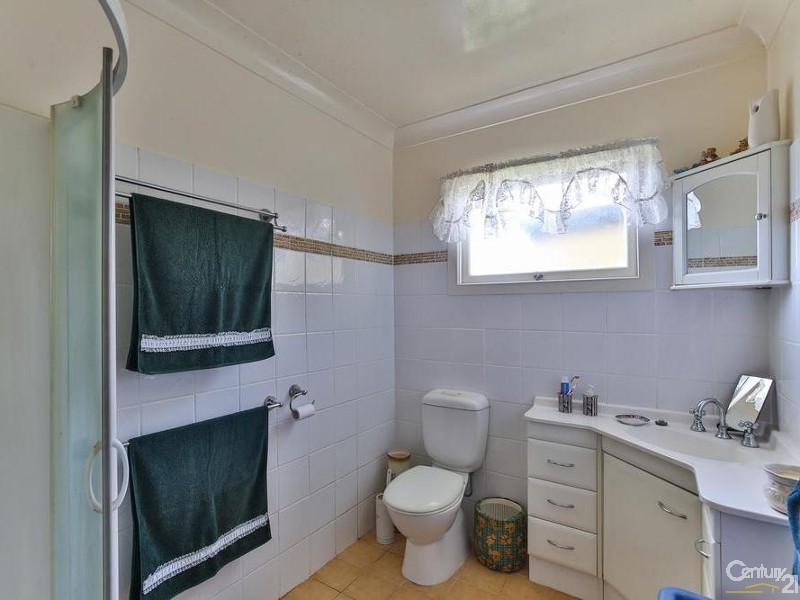 11 Perina Street, Wilsonton QLD 4350