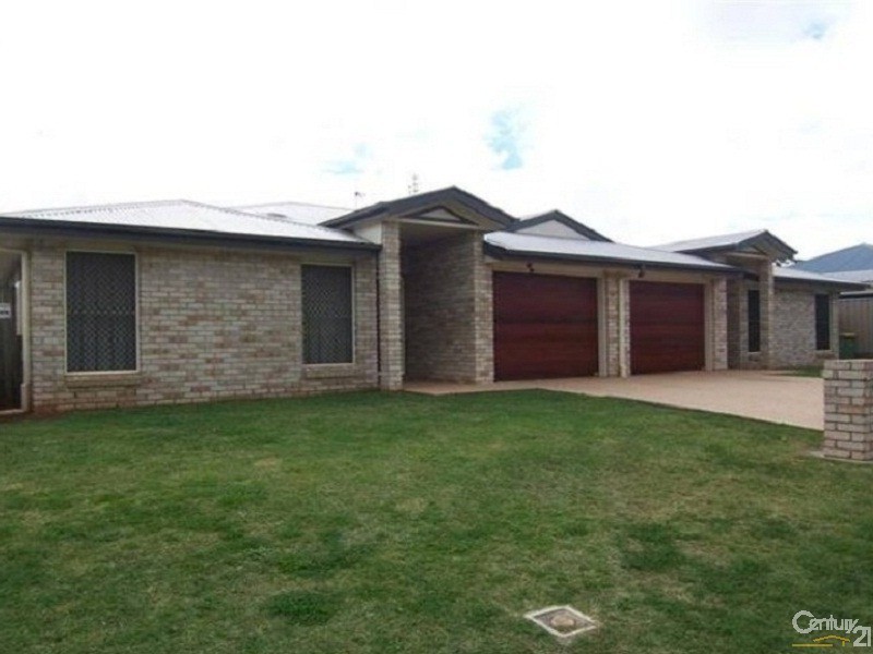 1/33 Willowburn Drive, Rockville QLD 4350