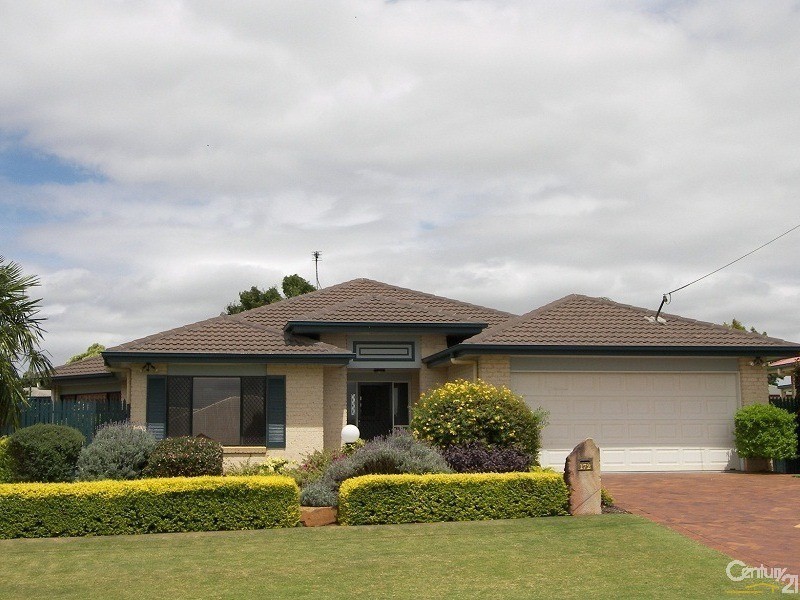 172  Spring Street, Middle Ridge QLD 4350