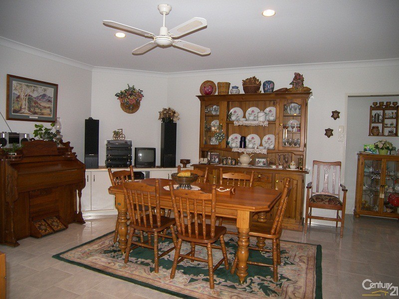 172  Spring Street, Middle Ridge QLD 4350
