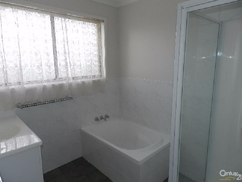 22 Orchid Street, Centenary Heights QLD 4350