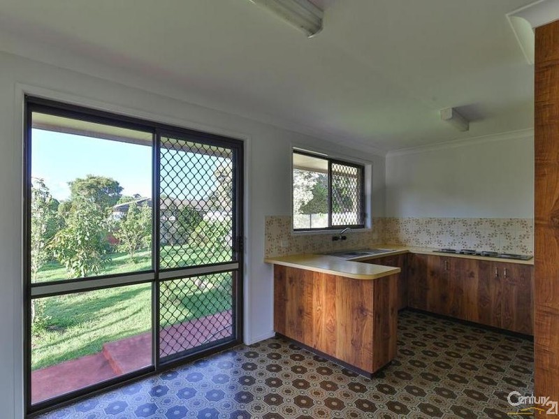 33 Hibiscus Drive, Centenary Heights QLD 4350