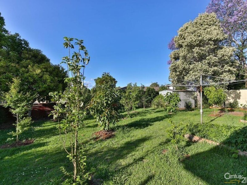 33 Hibiscus Drive, Centenary Heights QLD 4350