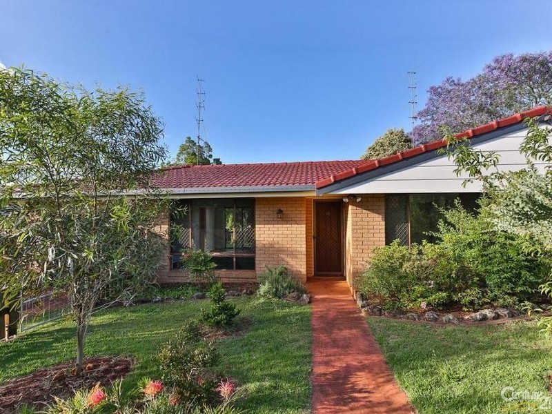 33 Hibiscus Drive, Centenary Heights QLD 4350