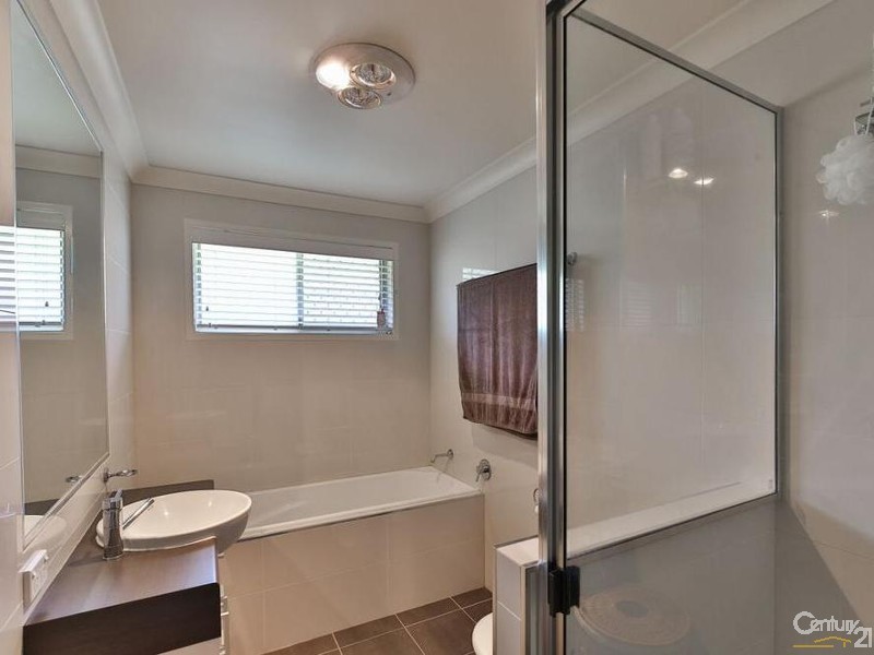 17 Smithfield Street, Harristown QLD 4350