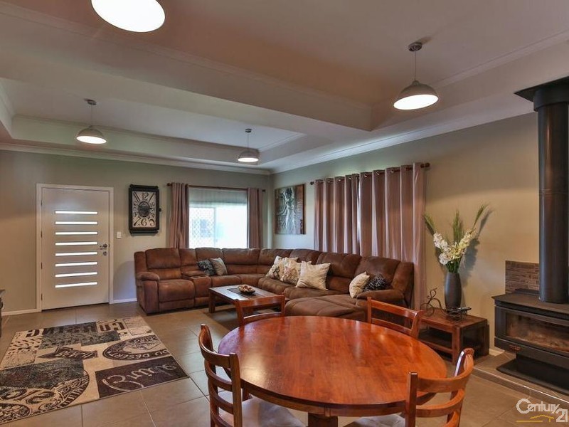 17 Smithfield Street, Harristown QLD 4350