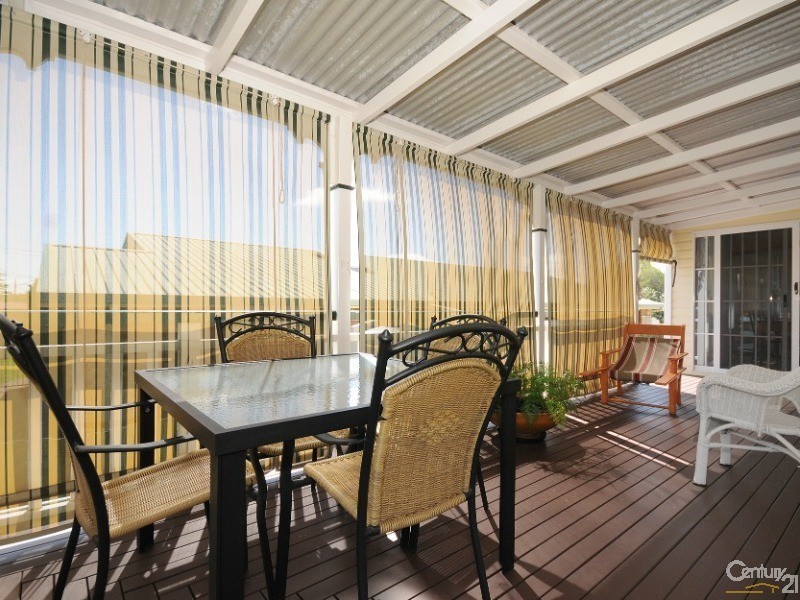 8 Cheviot Street, Harristown QLD 4350