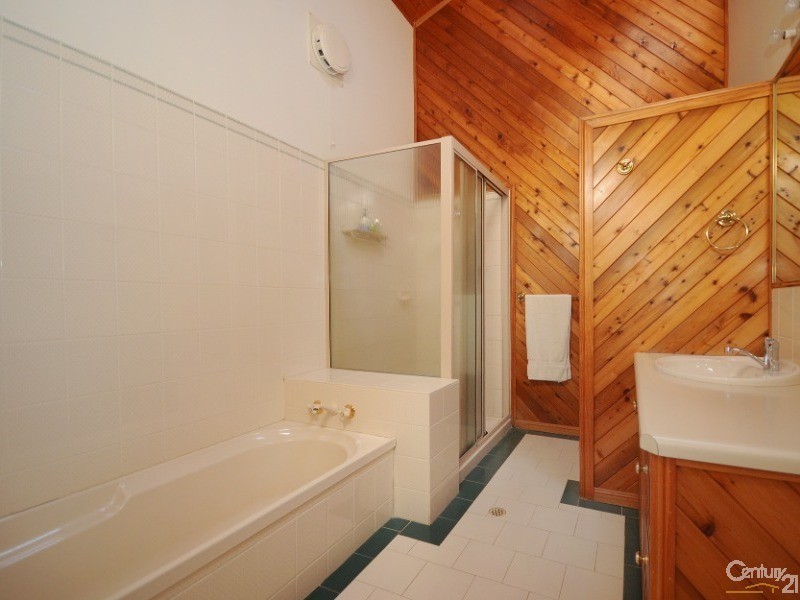 8 Cheviot Street, Harristown QLD 4350