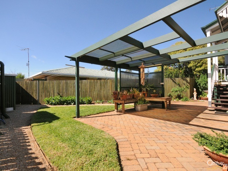 8 Cheviot Street, Harristown QLD 4350