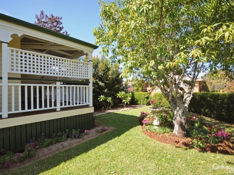 8 Cheviot Street, Harristown QLD 4350