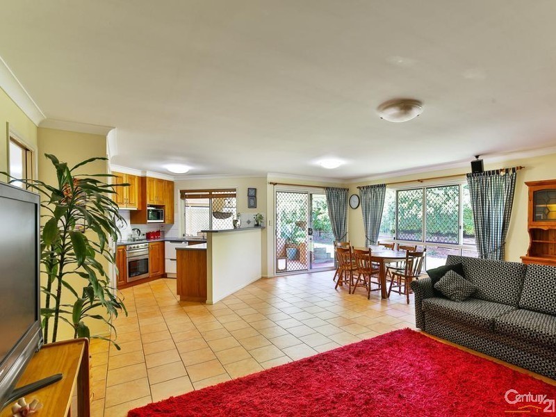 6 Mengel Court, Middle Ridge QLD 4350
