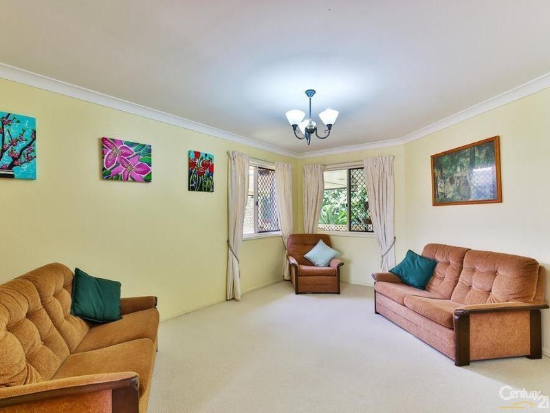 6 Mengel Court, Middle Ridge QLD 4350