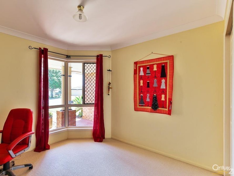 6 Mengel Court, Middle Ridge QLD 4350
