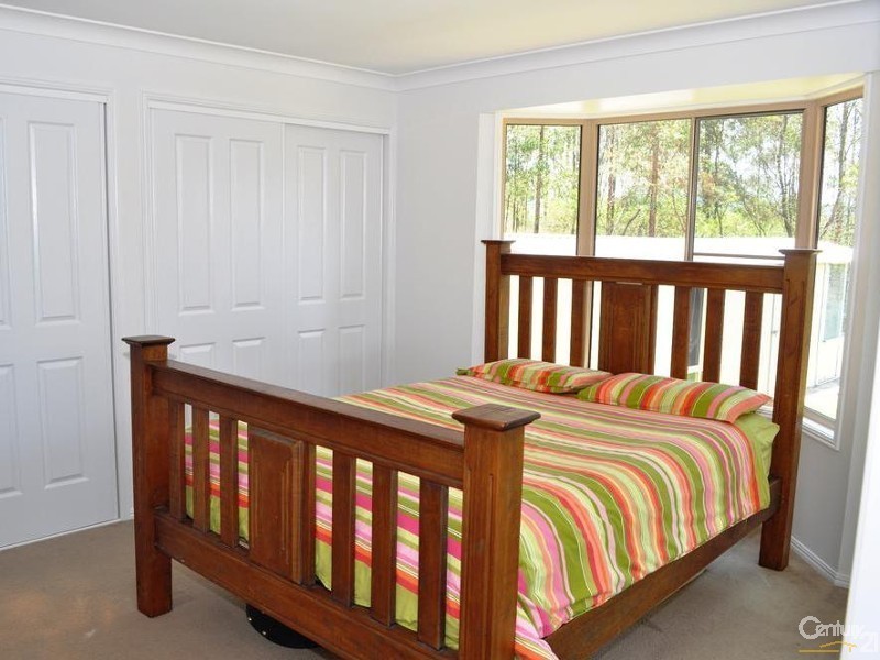 2 Hoods Road, Murphys Creek QLD 4352