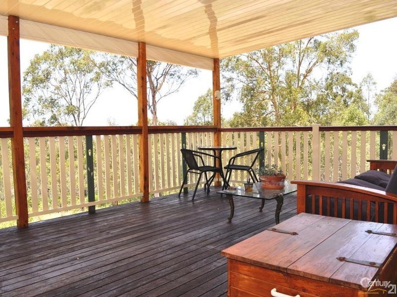 2 Hoods Road, Murphys Creek QLD 4352