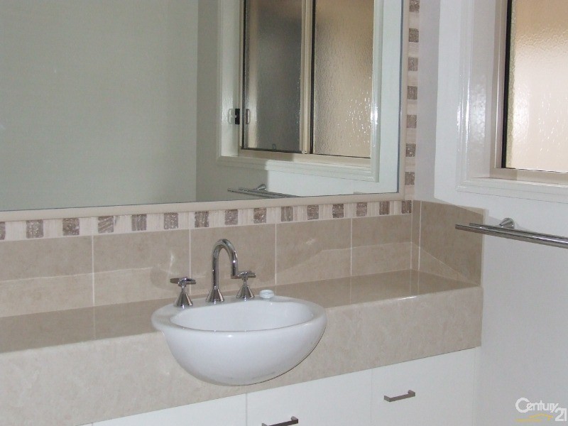 2/16  Anzac Avenue, Newtown QLD 4350