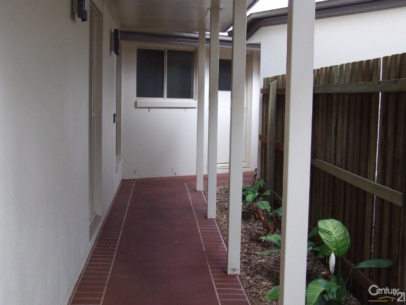 2/16  Anzac Avenue, Newtown QLD 4350