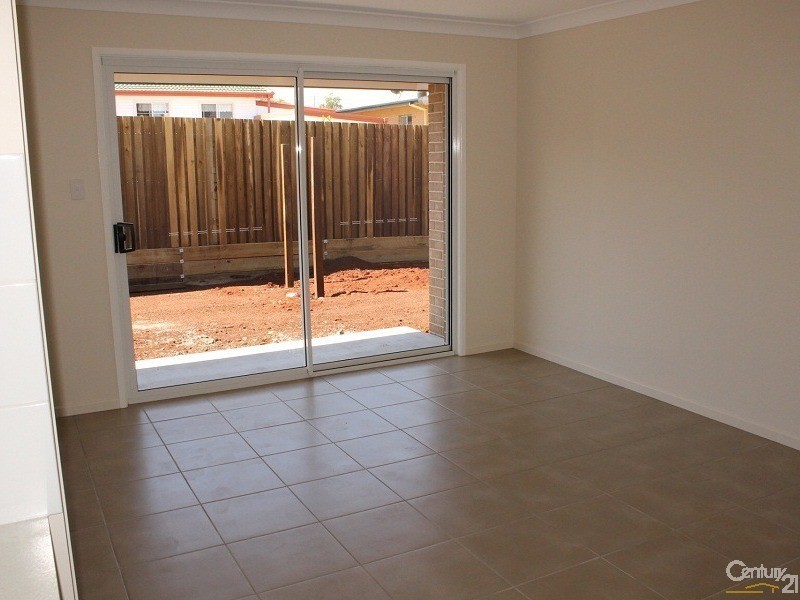 2/1 Lacaze Street, Wilsonton QLD 4350