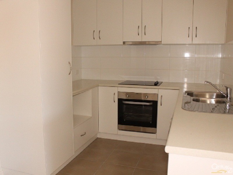 2/1 Lacaze Street, Wilsonton QLD 4350