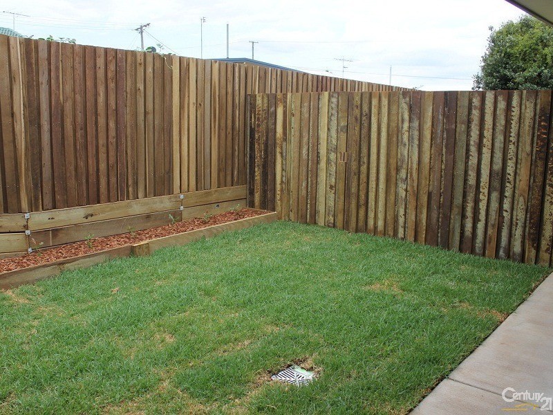 2/1 Lacaze Street, Wilsonton QLD 4350