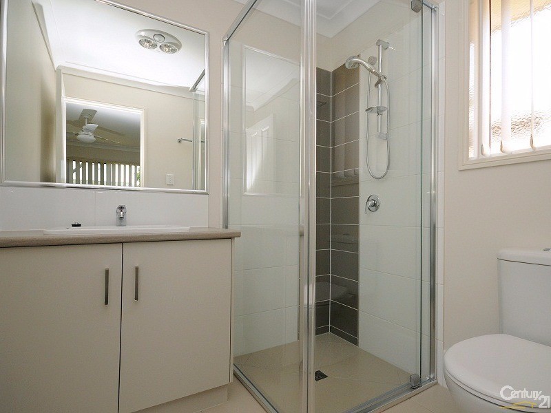 2/10  McDowall Street, Newtown QLD 4350