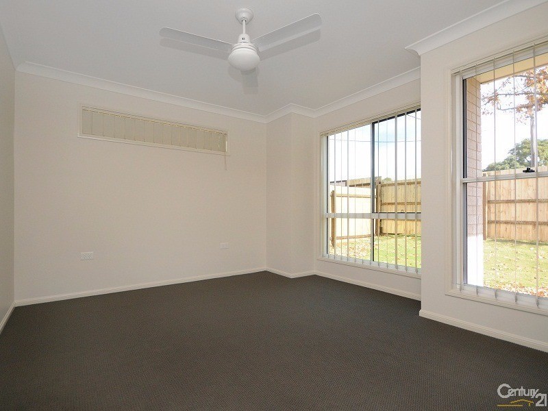 2/10  McDowall Street, Newtown QLD 4350