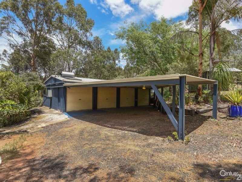 6 Hoods Road, Upper Lockyer QLD 4352