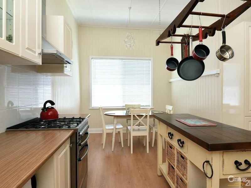 3 Swallow Court, Newtown QLD 4350