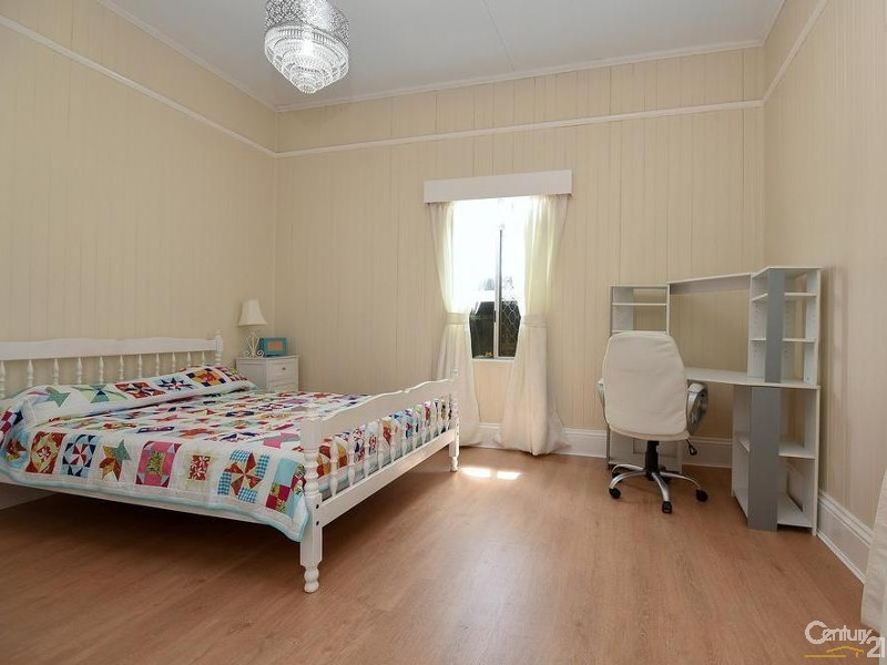 3 Swallow Court, Newtown QLD 4350