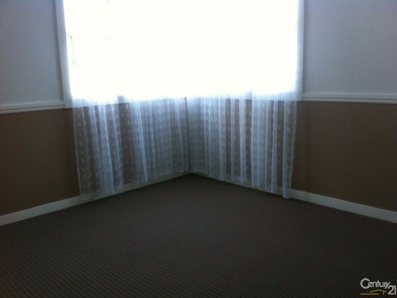 74C  Mackenzie Street, Mount Lofty QLD 4350