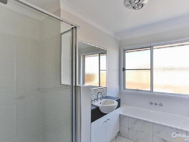 3 Esmeralda Street, Cambooya QLD 4358