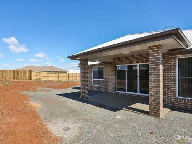 3 Esmeralda Street, Cambooya QLD 4358
