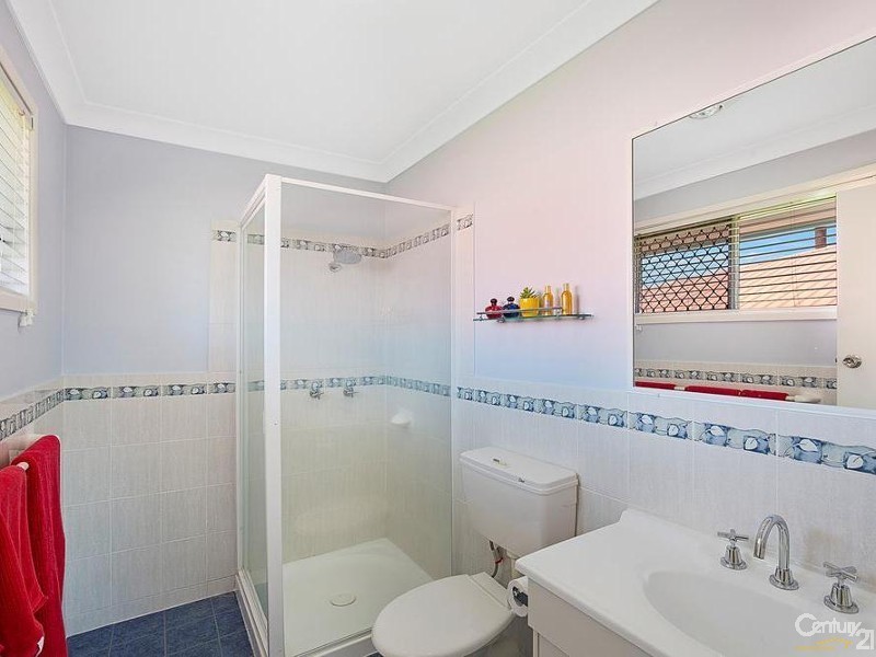 33 Cleary Street, Centenary Heights QLD 4350