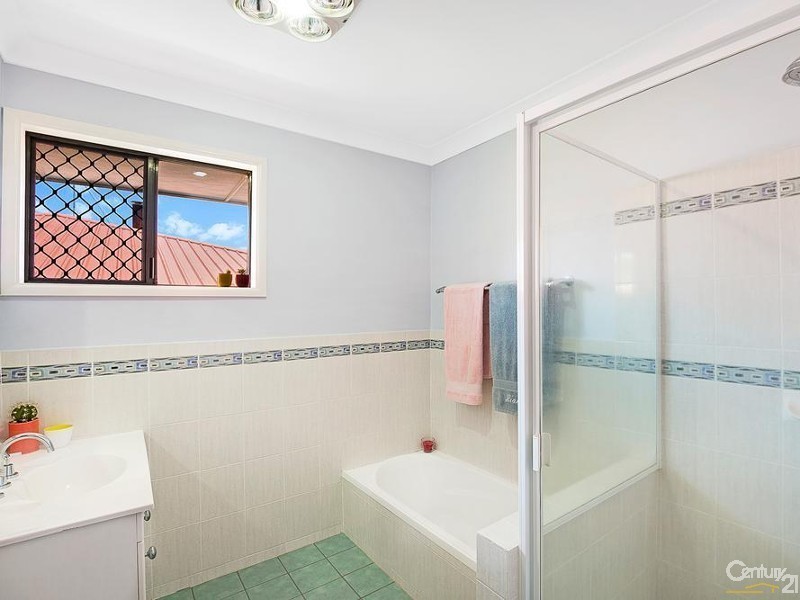 33 Cleary Street, Centenary Heights QLD 4350