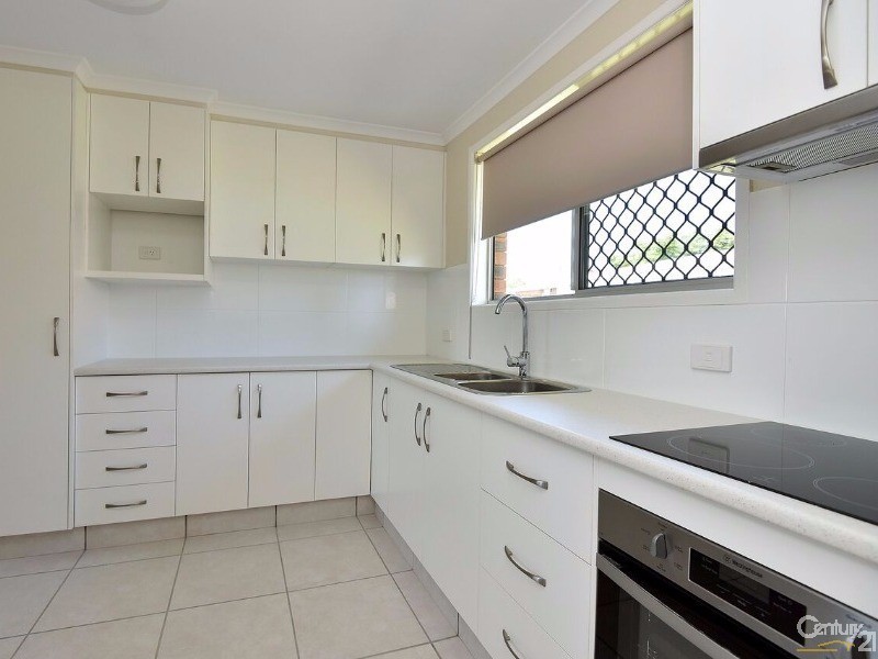 1/6 Marigold Street, Centenary Heights QLD 4350