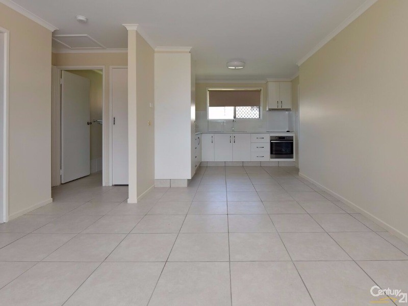 1/6 Marigold Street, Centenary Heights QLD 4350