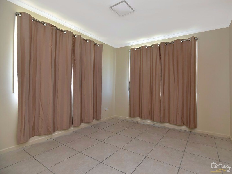 1/6 Marigold Street, Centenary Heights QLD 4350