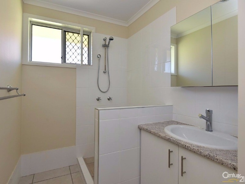 1/6 Marigold Street, Centenary Heights QLD 4350