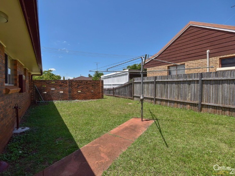 1/6 Marigold Street, Centenary Heights QLD 4350