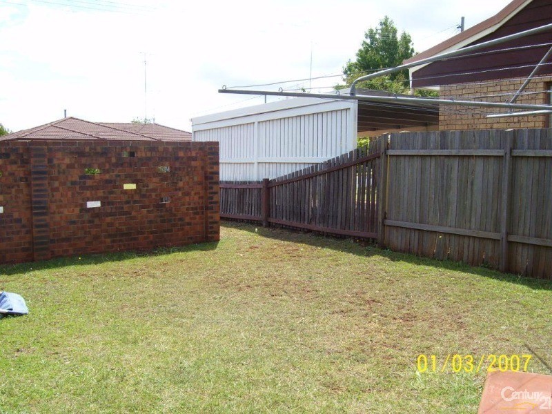 1/6 Marigold Street, Centenary Heights QLD 4350
