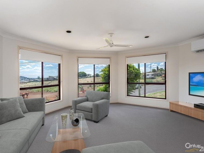 8 Weir Court, Harristown QLD 4350